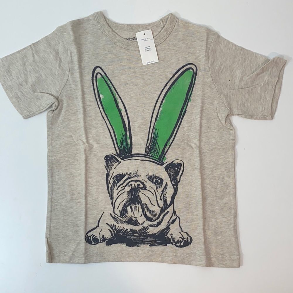 NWT 🍎 GAP T-SHIRT
